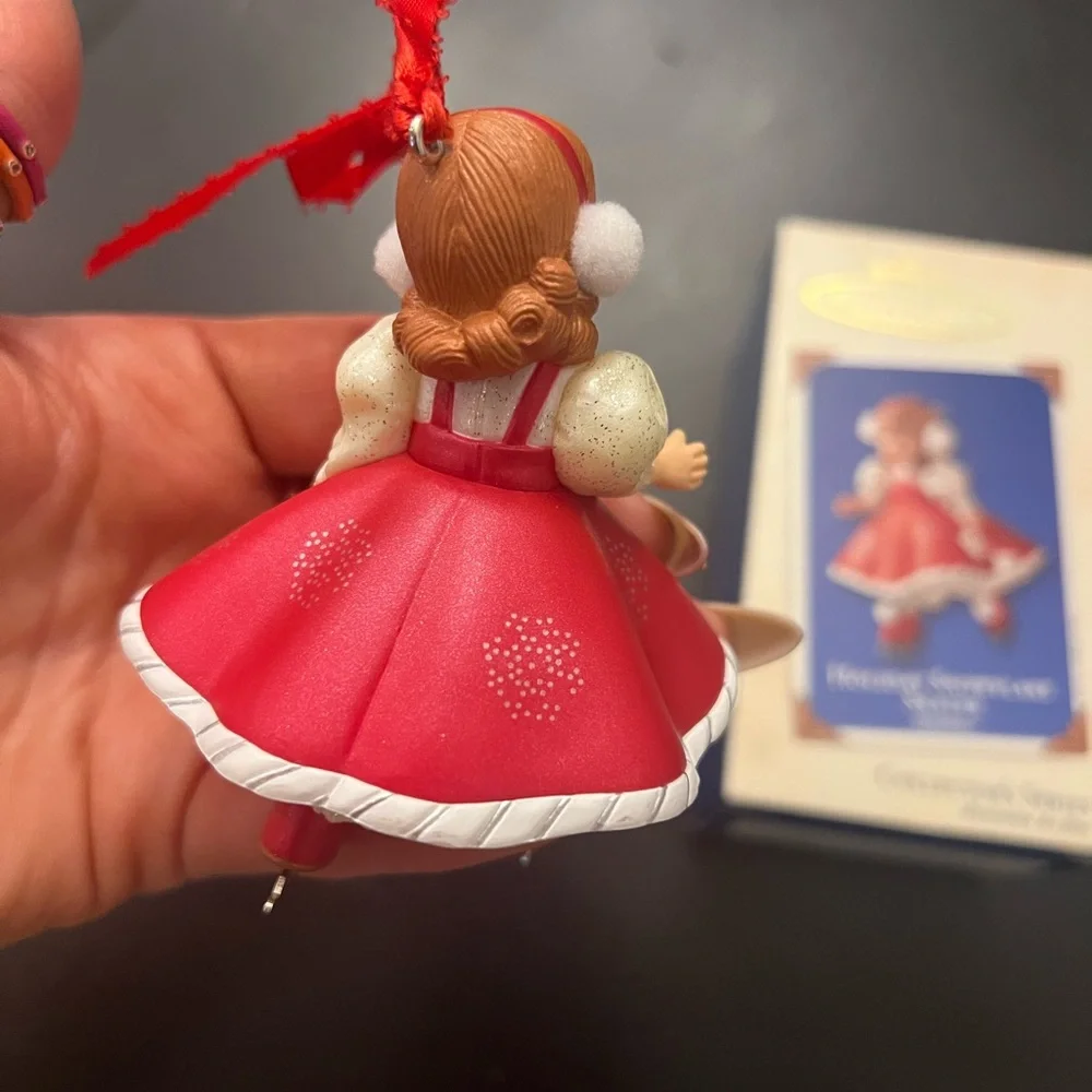 Hallmark Ornament Christmas Madame Alexander Holiday Snowflake Skater‎ 2003